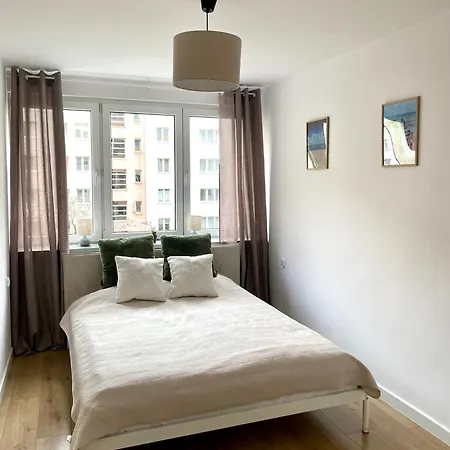 Avis Skwer Kosciuszki 20 * Gdynia
